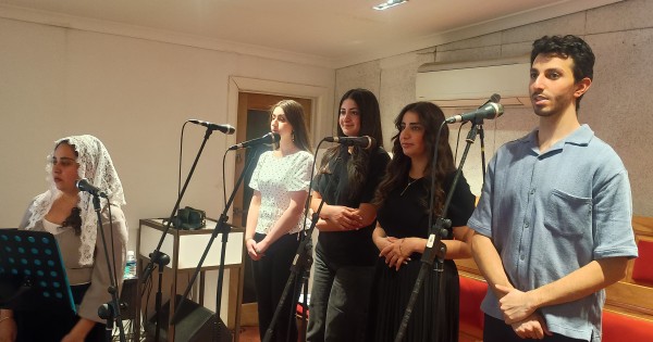                                           St. Cecilia Choir in English
                                          